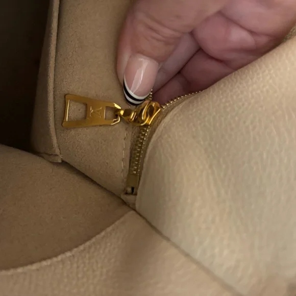 Louis Vuitton Tuffetage On My Side MM Cream and Tan Satchel - Picture 12 of 14